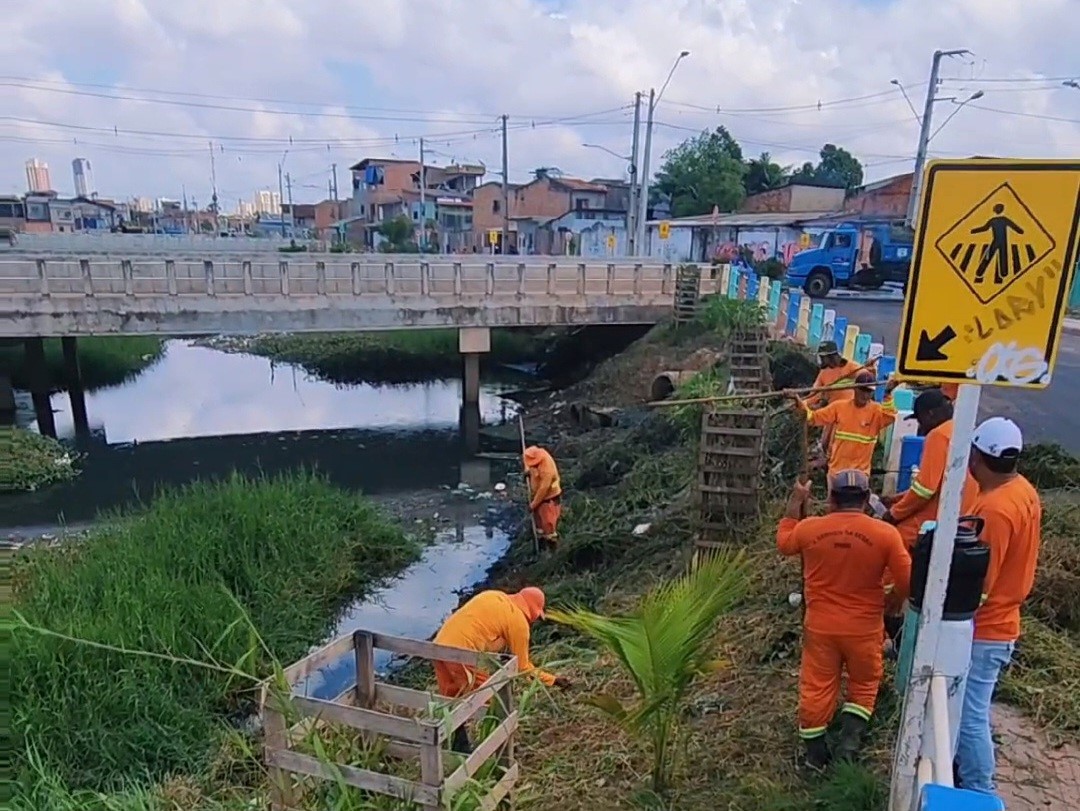 Desde Munic Pio Realiza Grande Interven O De Limpeza Urbana