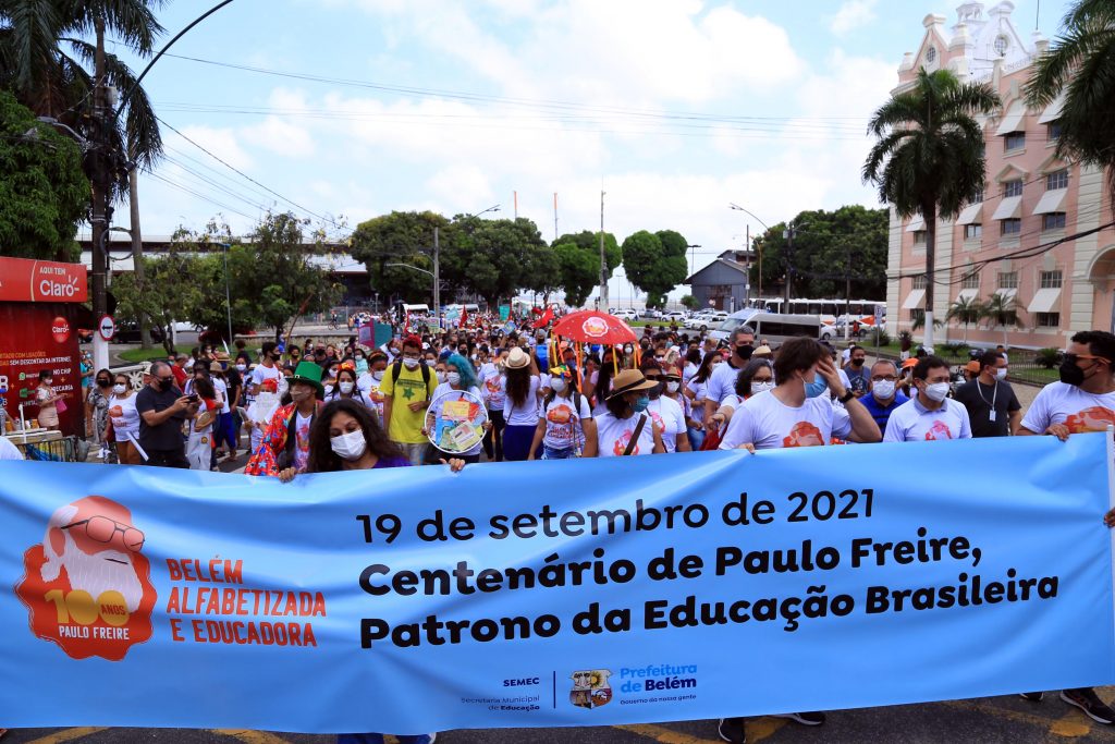 Em 2021 a Semec passou a adotar em todas 203 unidades escolares do município a pedagogia de Paulo Freire, patrono da educação brasileira.Baixar Foto
