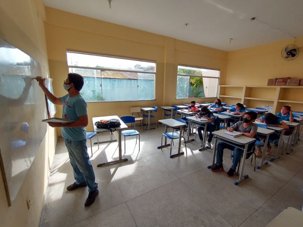 Aulas presenciais na rede municipal de ensino foram retomadas nesta segunda-feira, 7