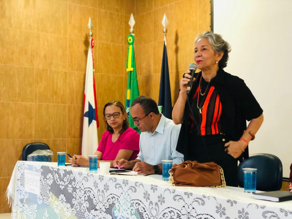 A secretária municipal de Educação em exercício, Araceli Lemos, coordenou a reunião com diretores escolares: ajustes para garantir a educação como prioridade da gestão municipal