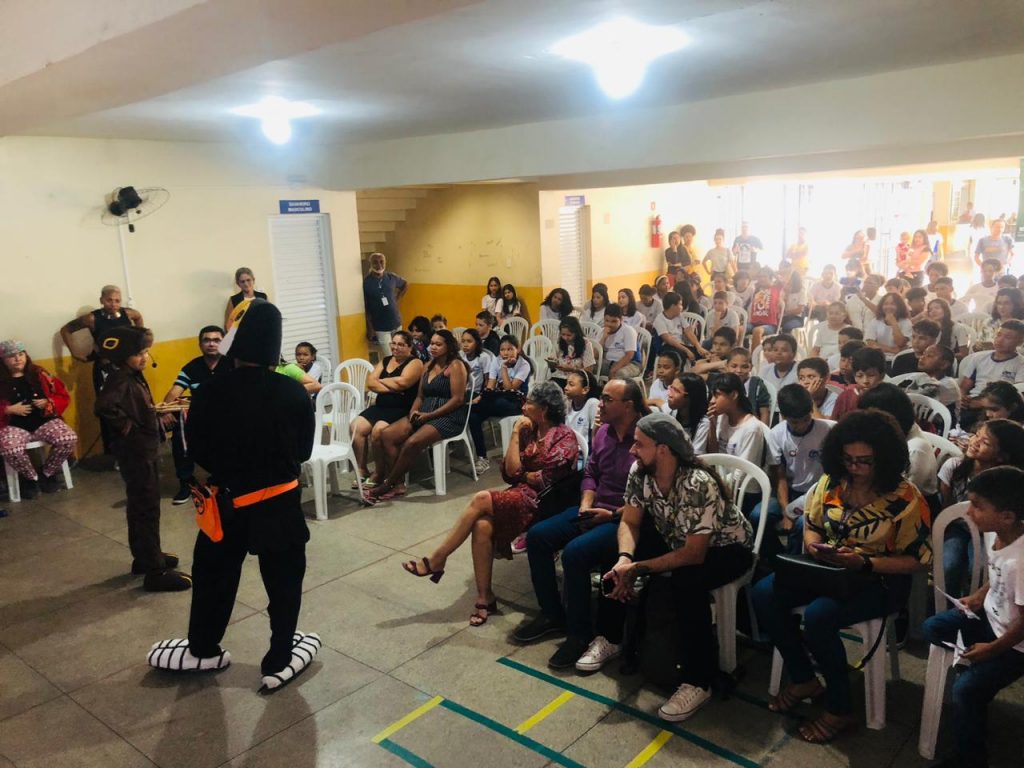 A comunidade escolar participou do lançamento do programa "Belém Sustentável, Cidade Educada", na escola municipal Manoela Freitas.