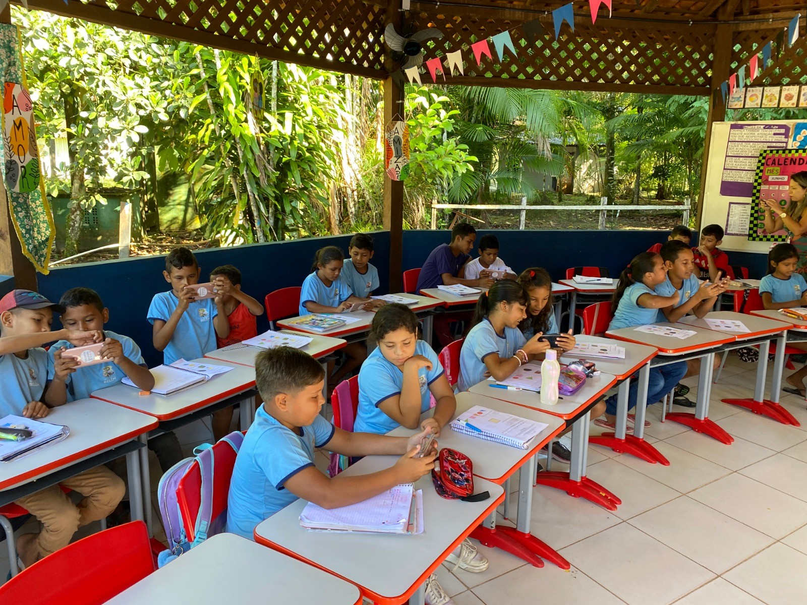 Prefeitura de Belém entrega o kit Matematicando para as escolas