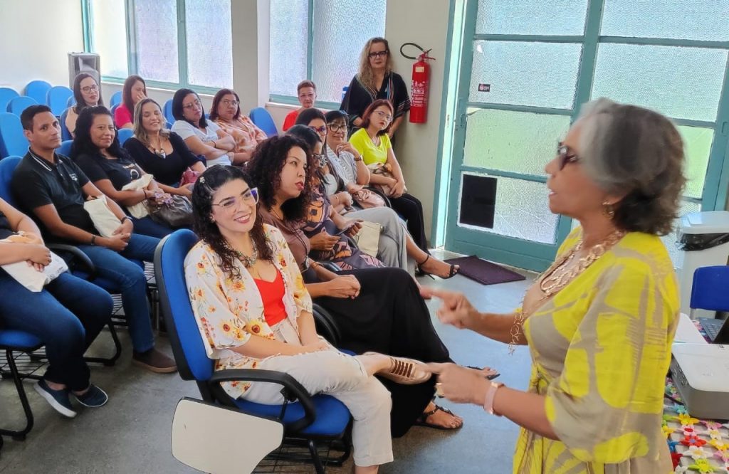 Secretária de Educação, Araceli Lemos, participa da progamação de acolhimento aos novos bibliotecários da rede municipal