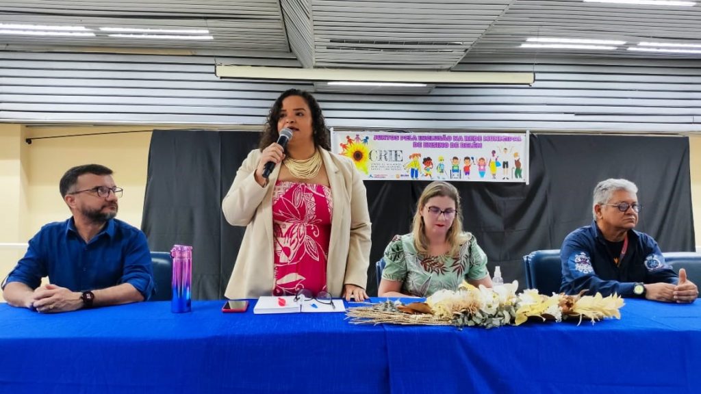 Coordenadora do Centro de Referência em Inclusão Educacional, Tatiana Maia, explica que o PEI tem que ser construído pelos profissionais da educação e com as famílias dos estudantes